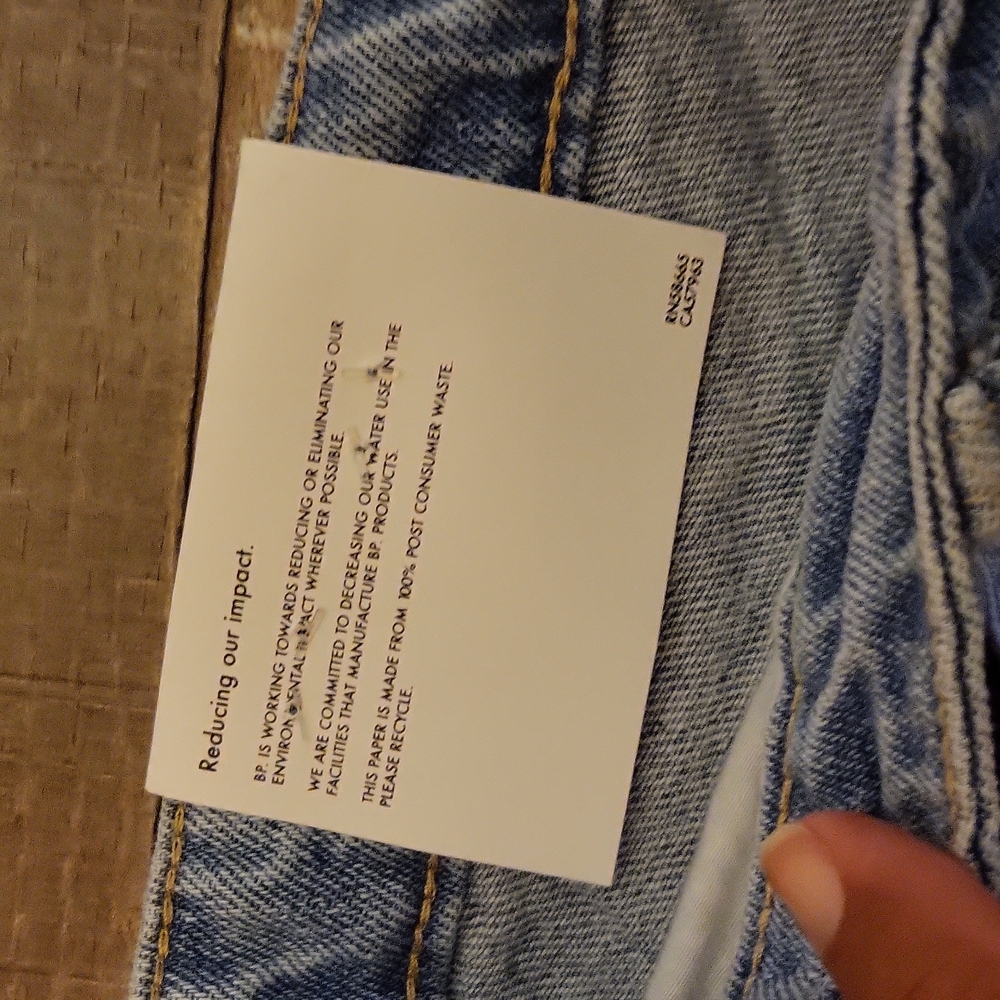 BP High Rise Mom Jean - Picture 3 of 3